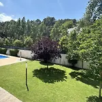 Apartmán Lets Holidays With Pool In Quiet Area